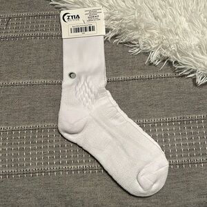 🩶5/$30 ZYIA Active Boy's White Performance Crew Length Socks NEW